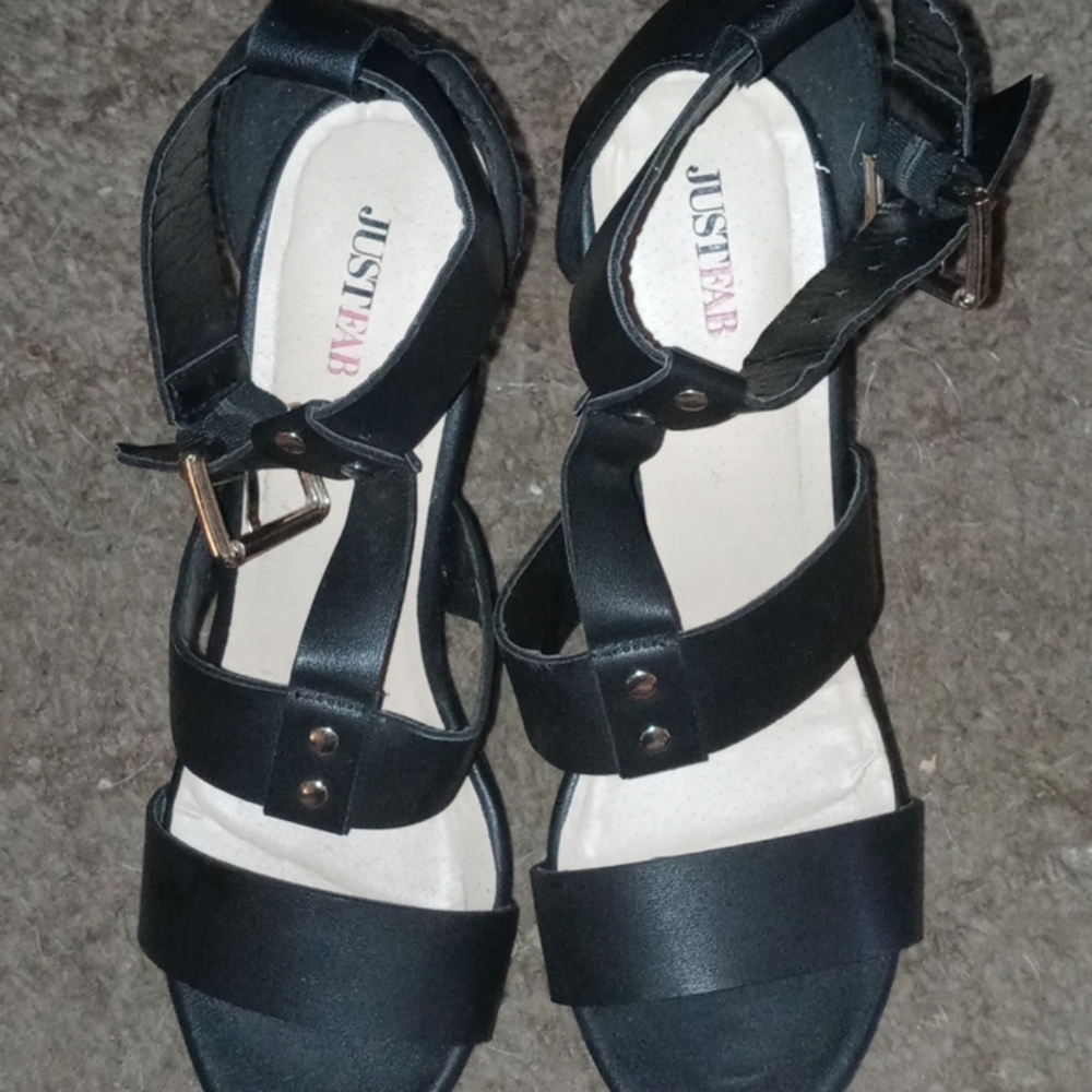 High heels - Picture 2 of 4